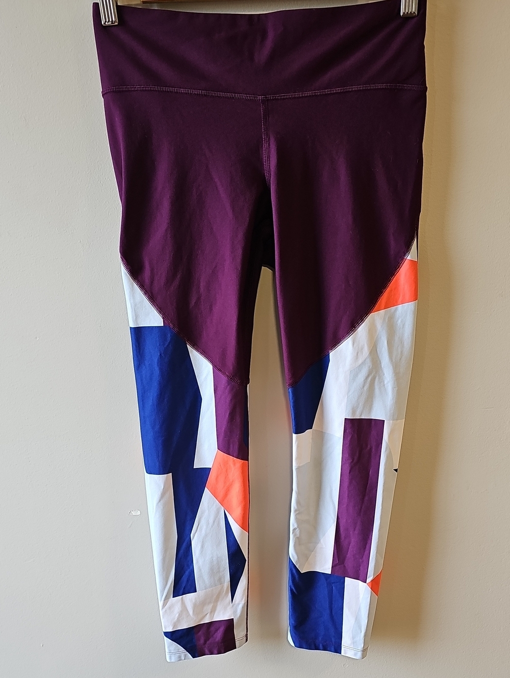 Under Armour Medium Purple Heatgear Fitted Athletic Leggings